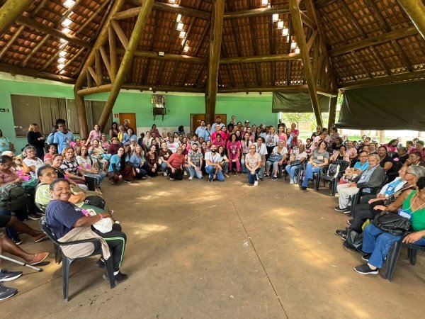 Evento “Viver com Saúde e Alegria” reúne 180 pessoas idosas em manhã de conscientização e integração