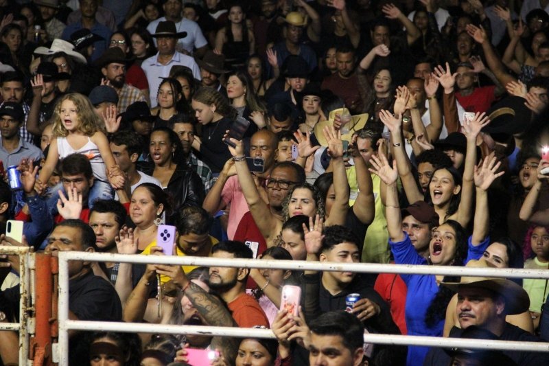 Cruz das Posses Rodeio Fest 2026 reúne 10 mil pessoas