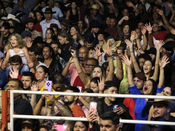 Cruz das Posses Rodeio Fest 2026 reúne 10 mil pessoas